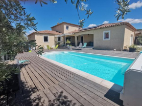 Villa provençale avec piscine et jardin